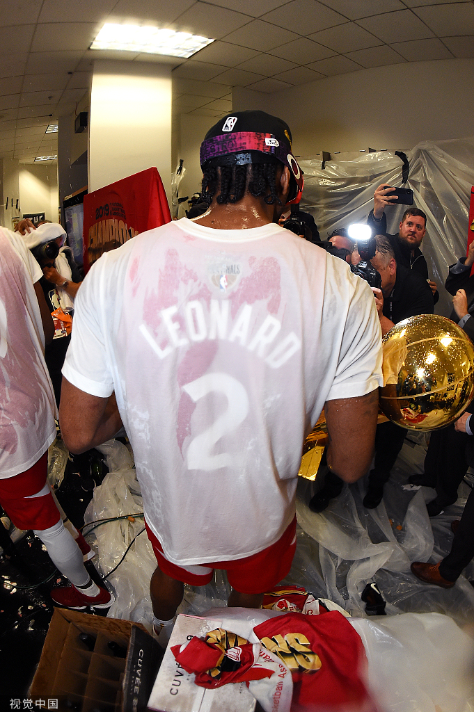 多伦多猛龙发布备战花絮；转会期更衣室发声；欧篮联任务艰巨；更衣室氛围转暖的简单介绍-开云电竞